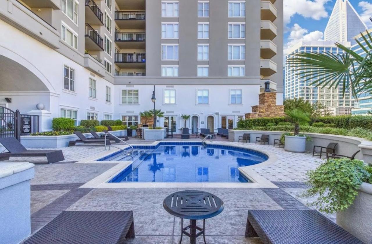 Spacious 2 Bed, 2 Bath Uptown Gem In The Heart Of The City-Parking-Wi-Fi-Balcony Cgv Charlotte Exterior photo