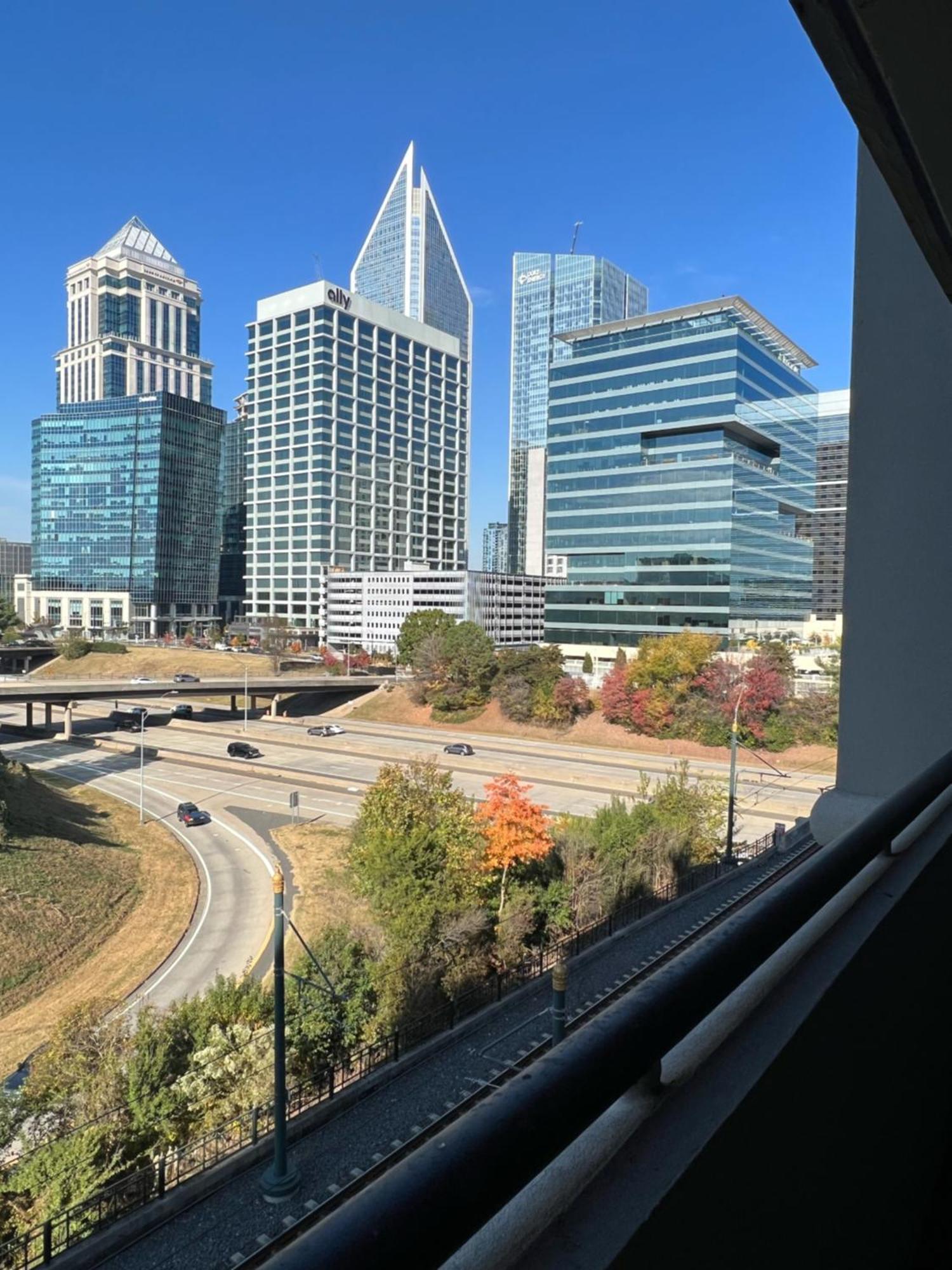 Spacious 2 Bed, 2 Bath Uptown Gem In The Heart Of The City-Parking-Wi-Fi-Balcony Cgv Charlotte Exterior photo